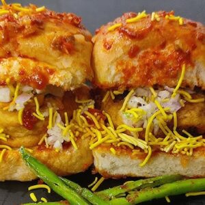 SCHEZWAN VADA PAAV