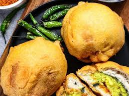 CRUNCHY ULTA VADA PAAV